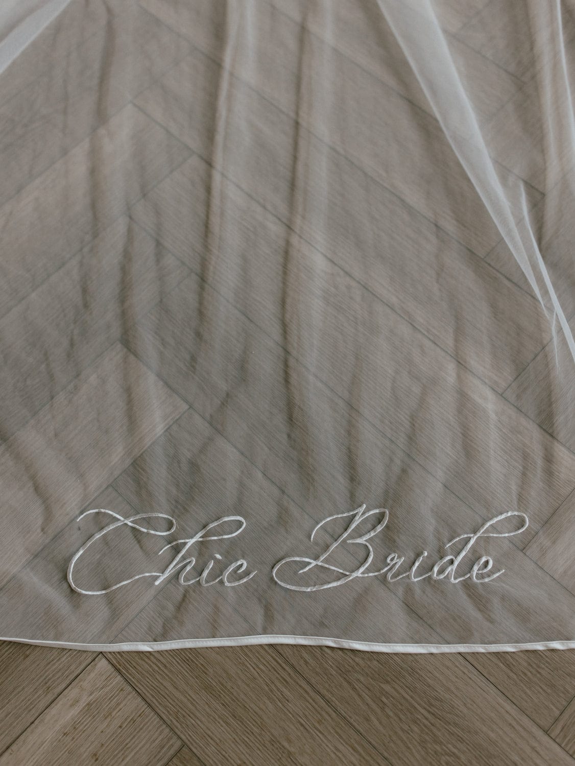 Chic Bridals Wedding Dresses Veil with Crepe Edging and Custom Embroidery Wedding Gowns