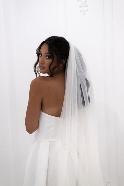 Chic Bridals Bridal Veils Ivory/ Dark Ivory / 3x4m "Royal" / Standard delivery (2-3 Months) Cut Edge Veil Wedding Gowns