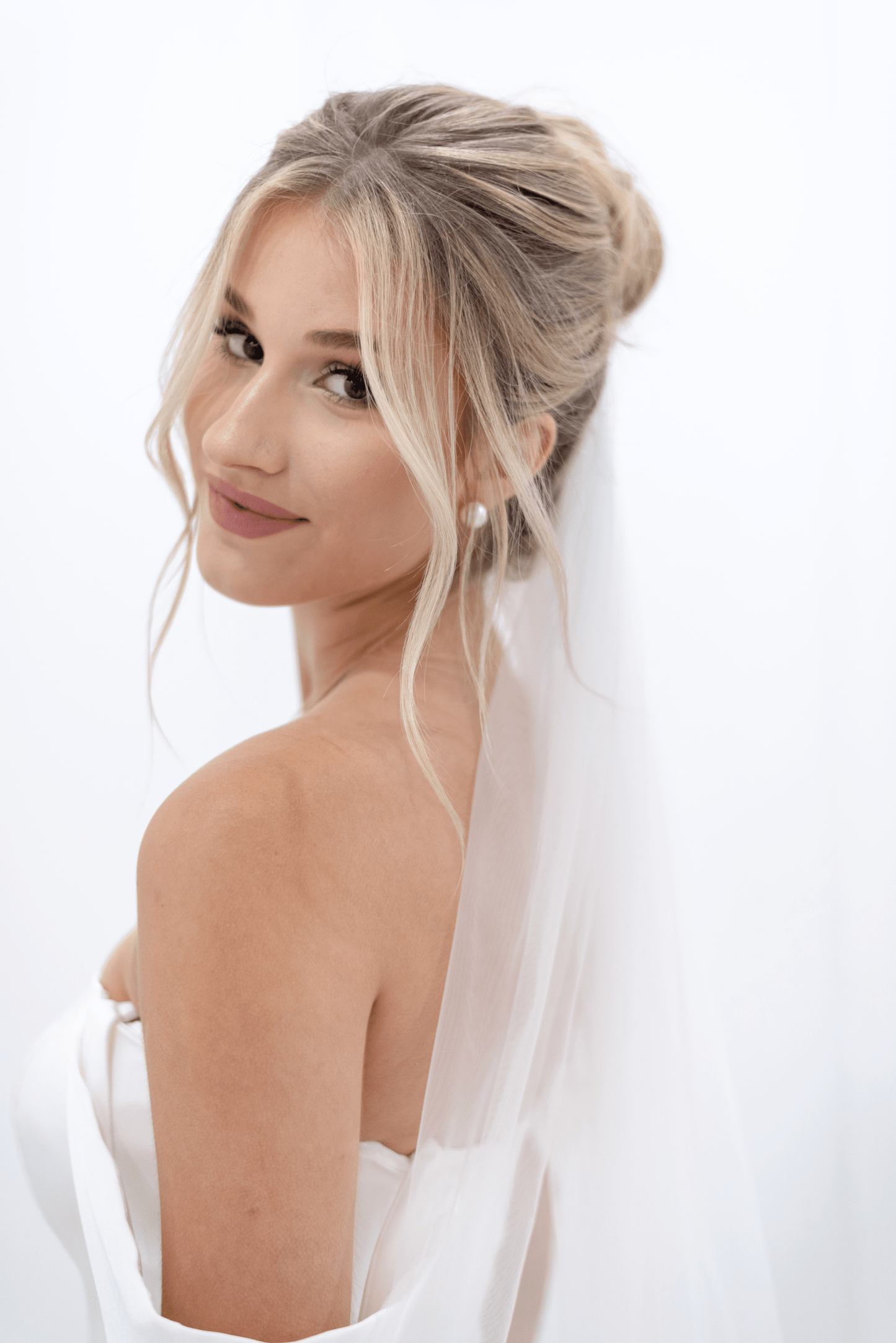 Chic Bridals Bridal Veils Danielle Veil Wedding Gowns